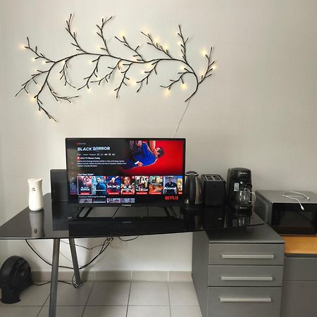Cozy Apartment In City Center Marseille Bagian luar foto